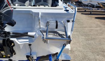 New Quintrex 430 Fishabout full