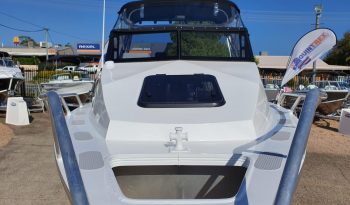 New Yellowfin Plate 6500 Cabin full