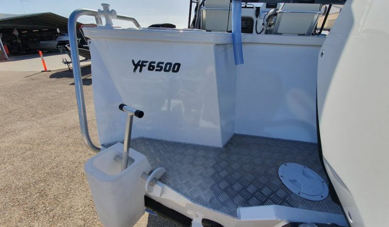 New Yellowfin Plate 6500 Cabin full